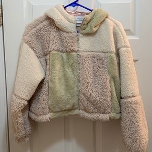 💚 Urban Outfitters VGUC lightweight fall/winter crop zipper coat PRICE FIRM